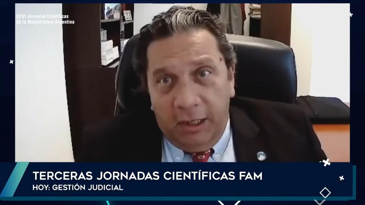 victor cosentino participacion jornadas cientificas fam