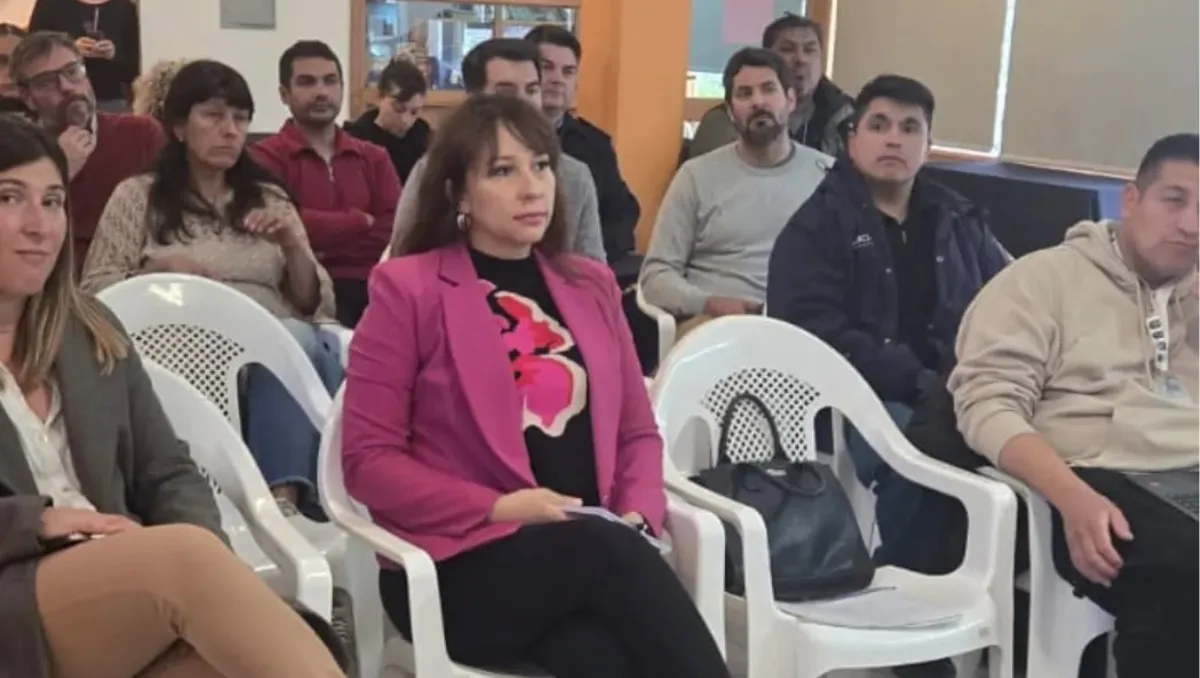 Charla Desafíos de las investigaciones en el ciberespacio - Universidad Austral SMA Nov 2025 (2)